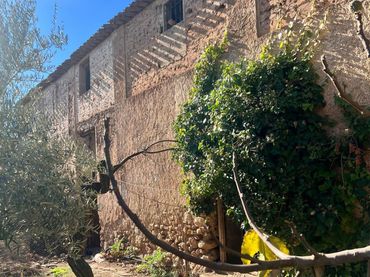 Casa con balcón en venta en Cabra del Santo Cristo
