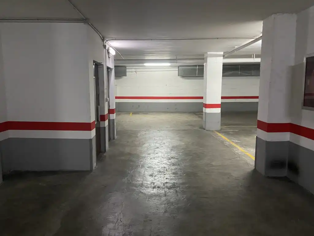 Einzelparkplatz zum Verkauf in Josep Tarradellas, imagen 4
