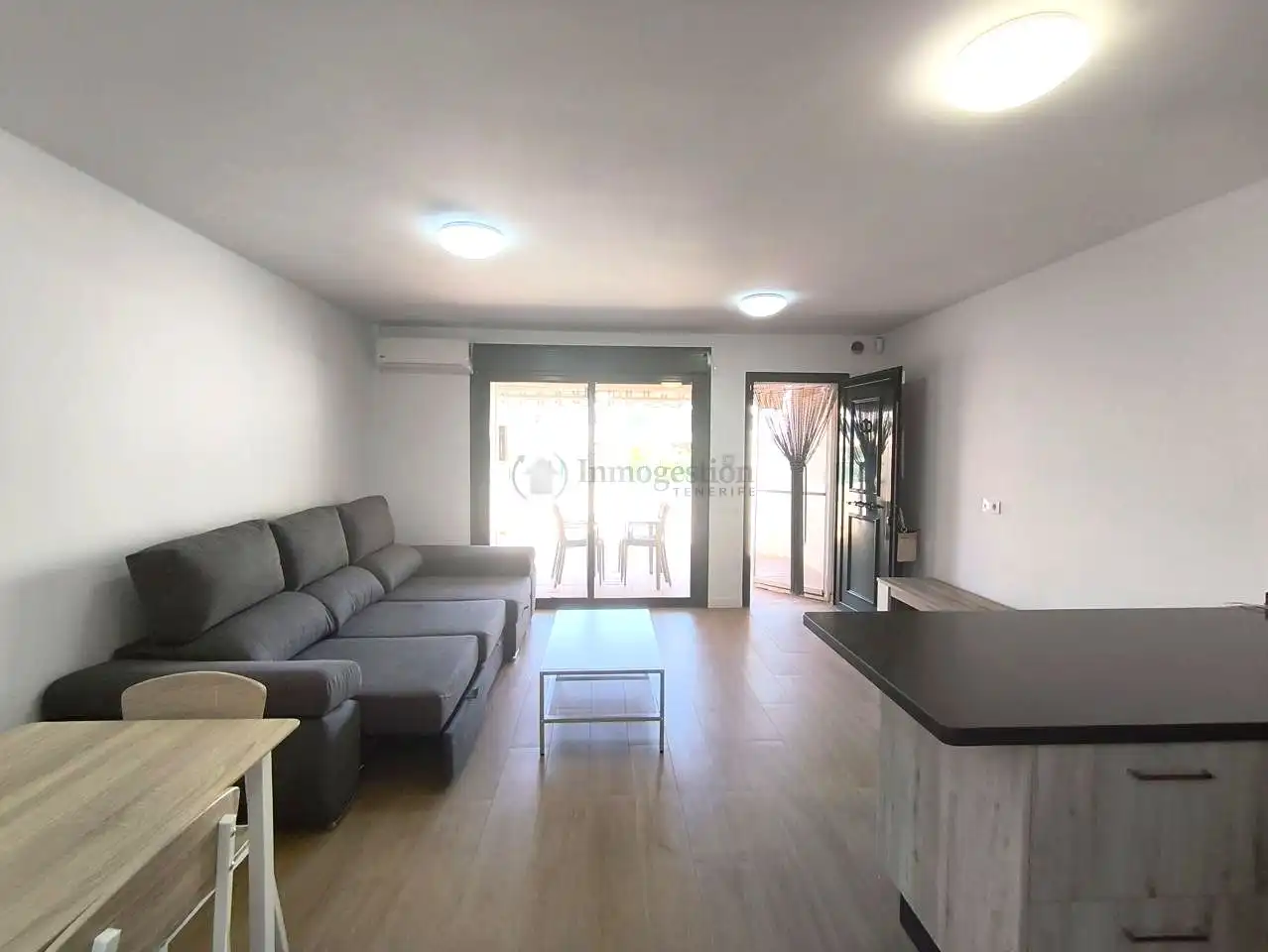 Sala de estar de Apartamento de alquiler en Arona con Aire acondicionado, Terraza y Amueblado