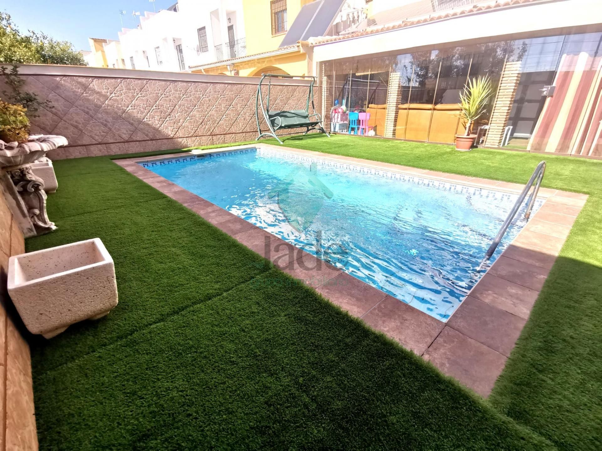 Piscina de Casa o xalet en venda en  Córdoba Capital amb Aire condicionat, Jardí privat i Terrassa