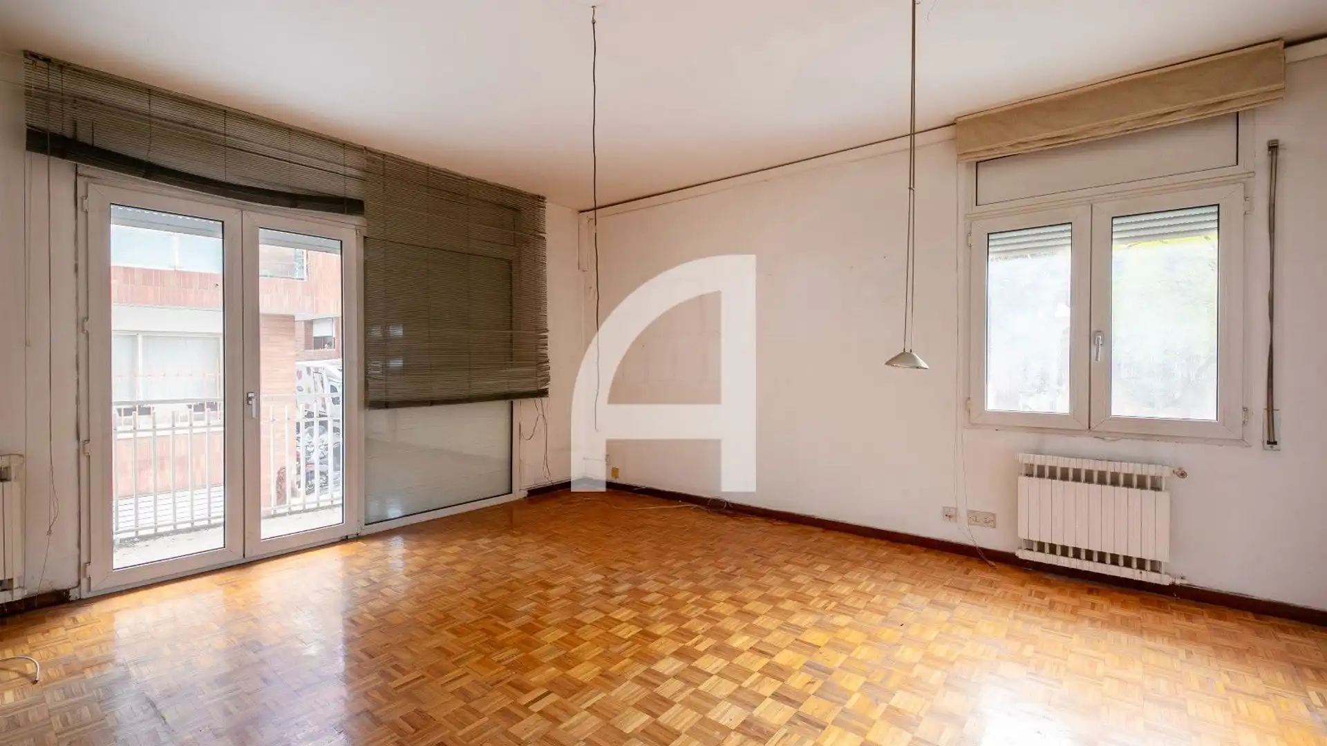 Sala de estar de Piso en venta en  Barcelona Capital con Aire acondicionado, Calefacción y Parquet