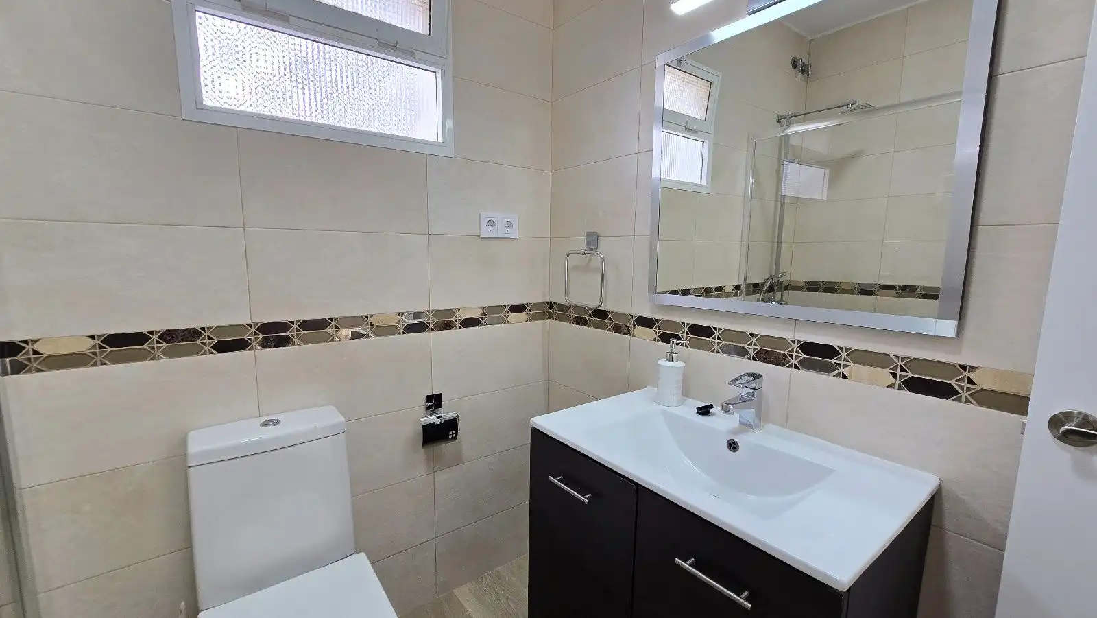Bany de Casa o xalet en venda en Torremolinos amb Aire condicionat, Terrassa i Traster
