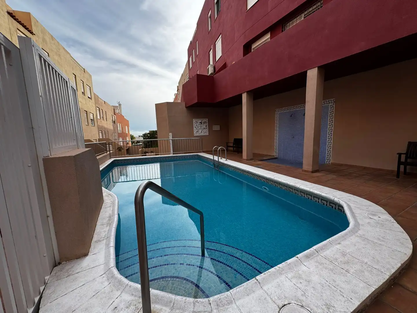Piscina de Piso en venta en Guía de Isora con Aire acondicionado, Trastero y Amueblado