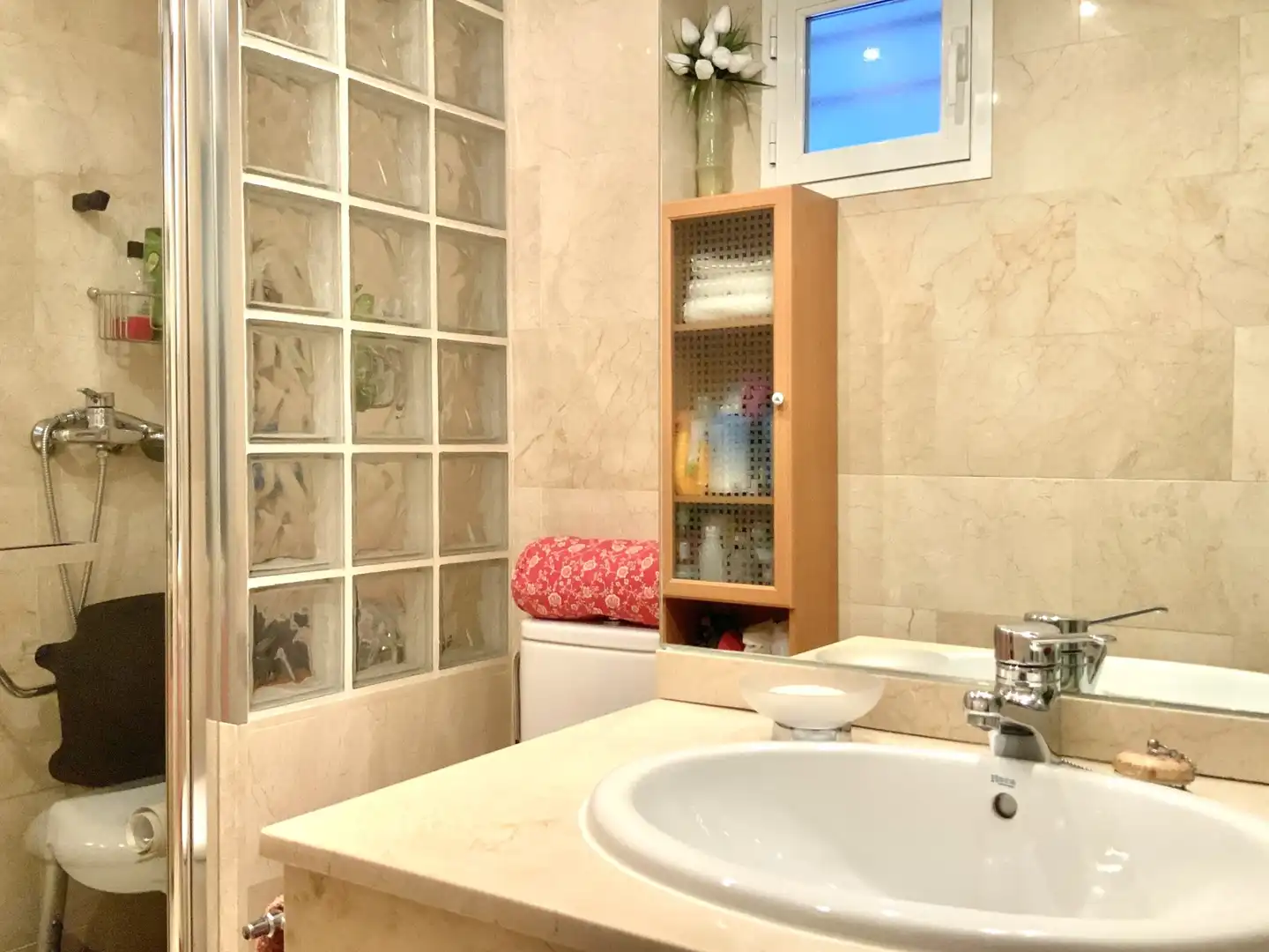 Baño de Piso de alquiler en Madrid con Aire acondicionado, Calefacción y Terraza