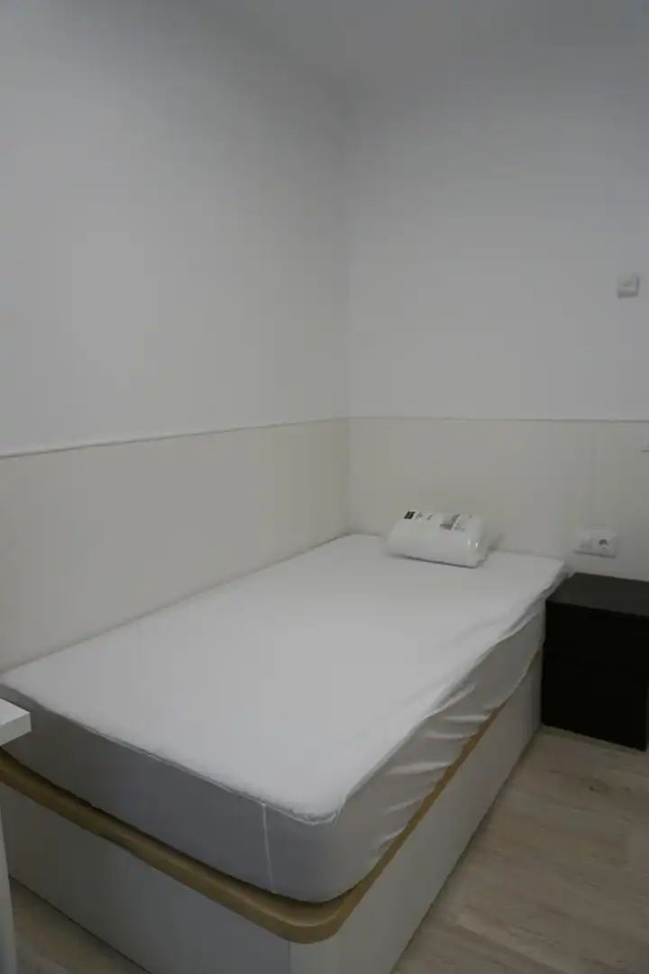 Room in Calle CAPITAN MENDEZ VIGO, 50, Santo Tomás