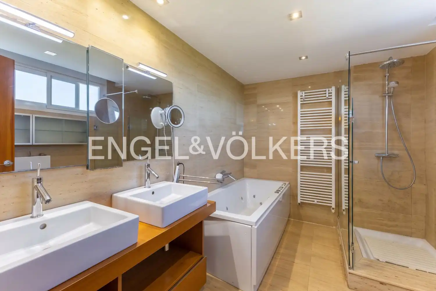Bathroom of Houses for sale in Torre en Conill - Cumbres de San Antonio 