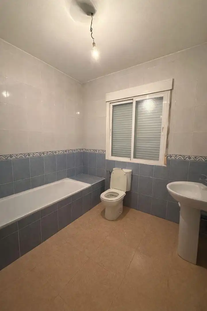 Baño de Casa o chalet en venta en El Casar de Escalona con Calefacción y Trastero