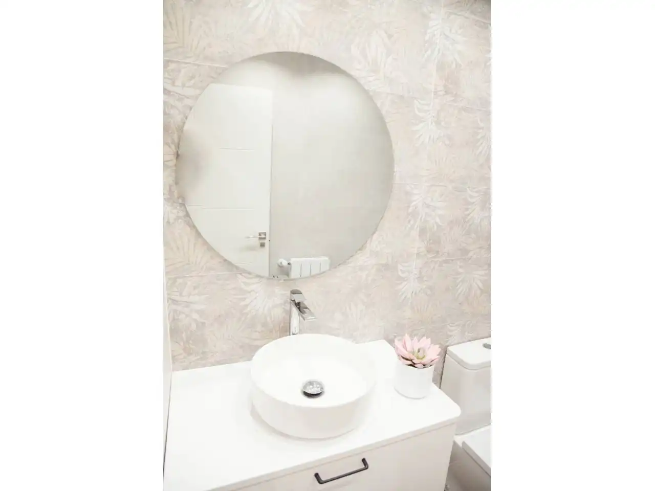 Bathroom of Flat for sale in Laredo  with Heating