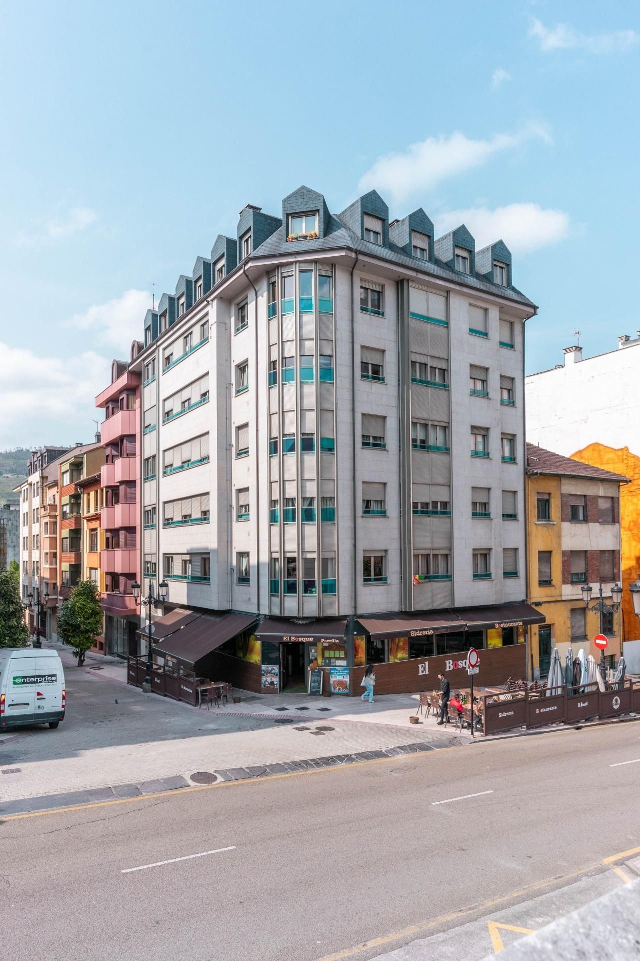 Vista exterior de Garatge de lloguer en Oviedo 