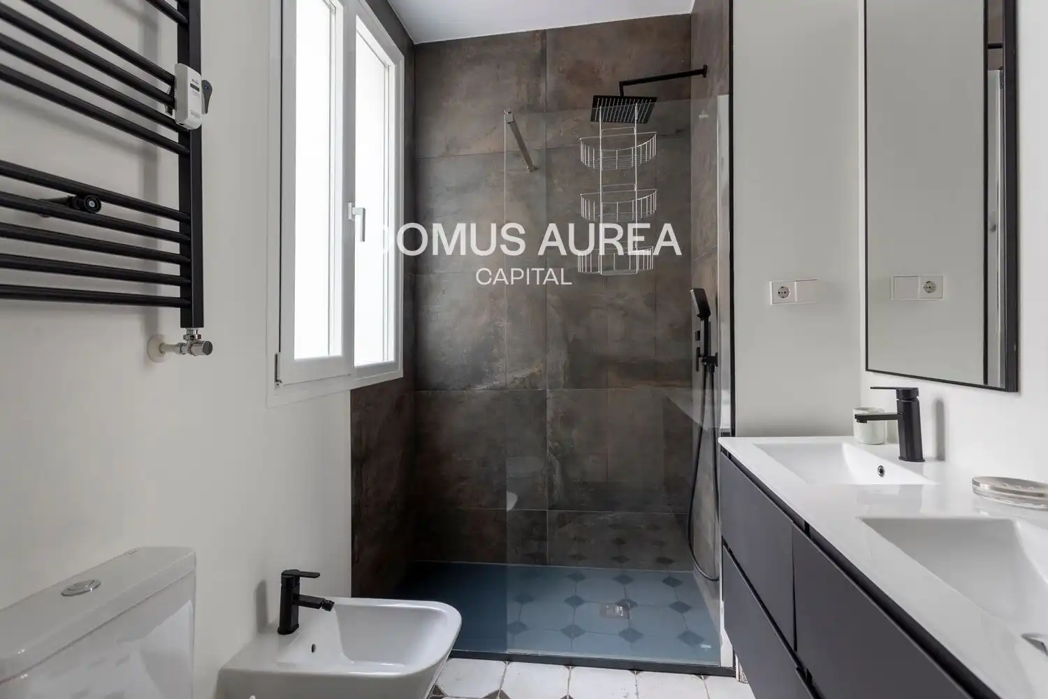 Badezimmer von Wohnung zur Miete in Madrid mit Heizung, Parkett und Terrasse