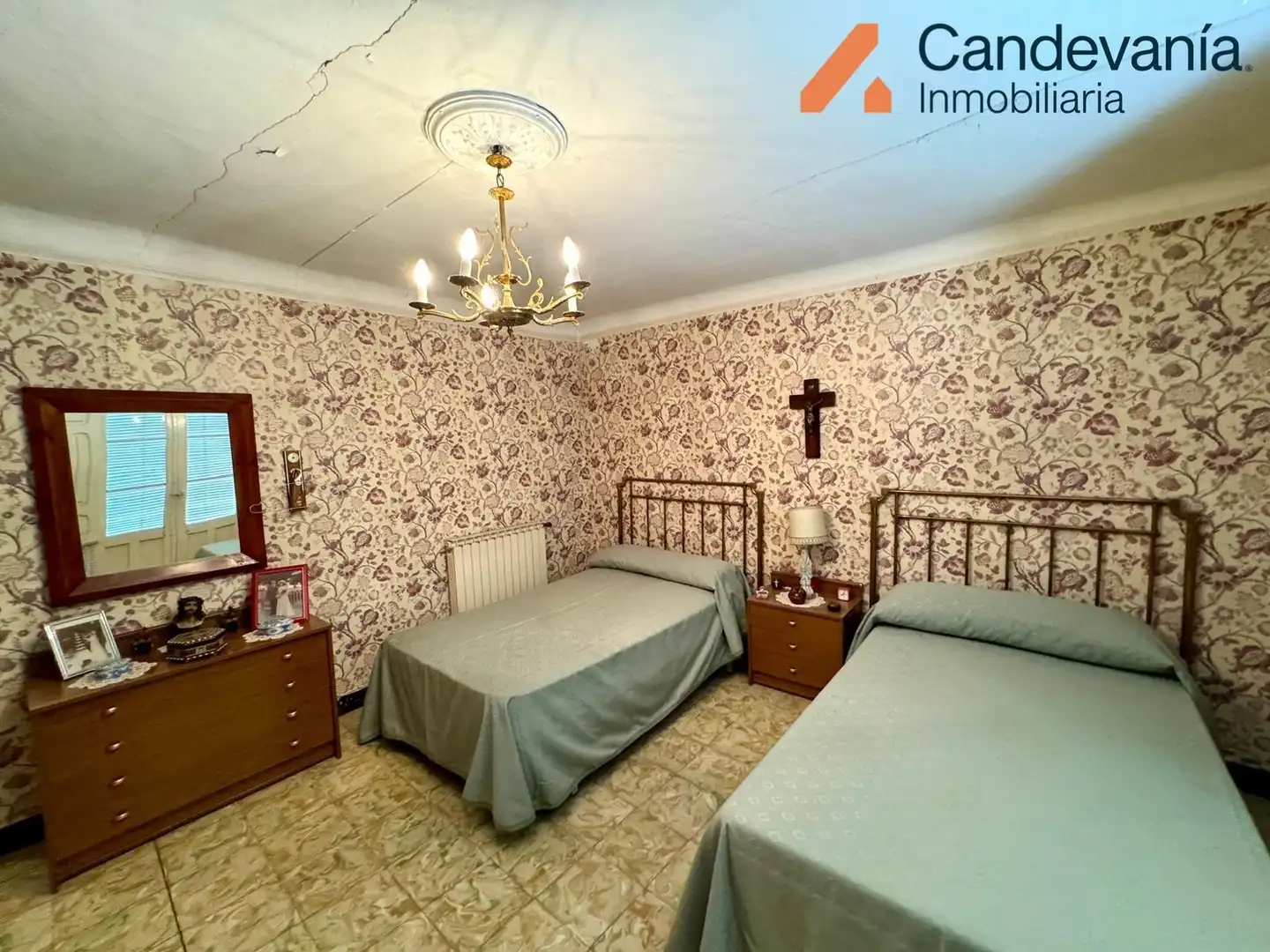Schlafzimmer von Country house zum Verkauf in San Mateo de Gállego mit Heizung und Privatgarten