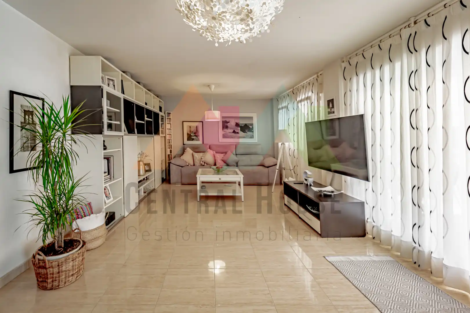 Sala de estar de Casa adosada en venta en Guadalajara con Aire acondicionado, Calefacción y Jardín privado