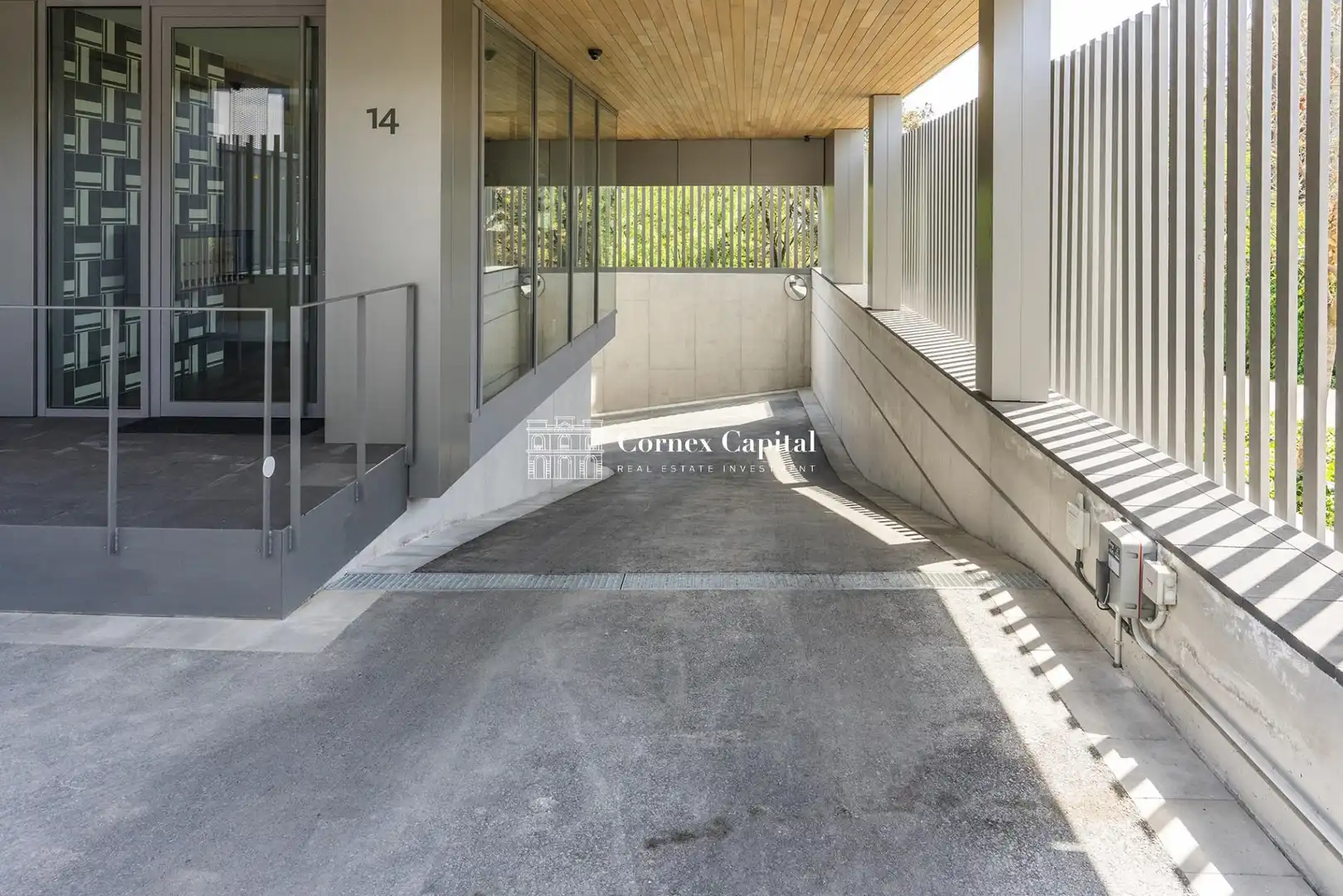 Flat for sale in Barcelona  with Air Conditioner, Heating and Private garden