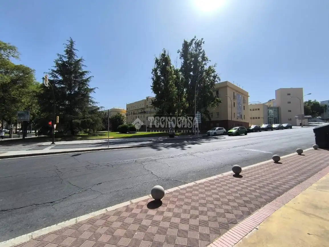 Vista exterior de Pis en venda en Huelva amb Aire condicionat, Traster i Balcó