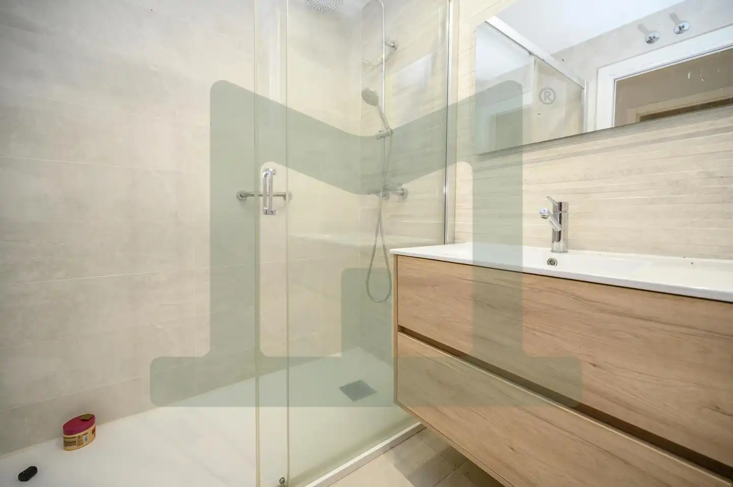 Baño de Piso en venta en Madrid con Calefacción, Parquet y Amueblado