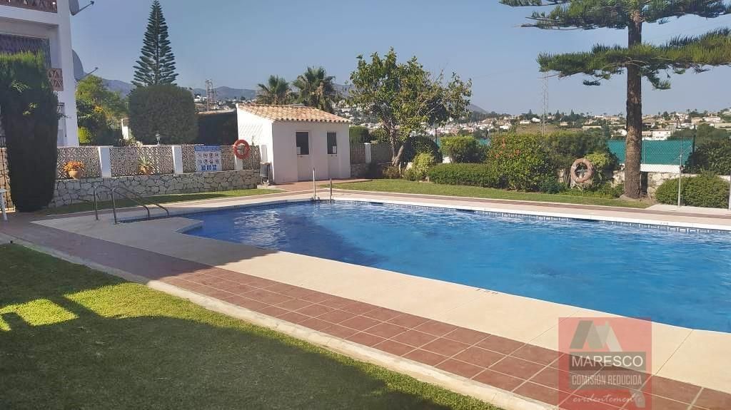 Piscina de Dúplex en venda en Mijas amb Aire condicionat, Terrassa i Piscina comunitària