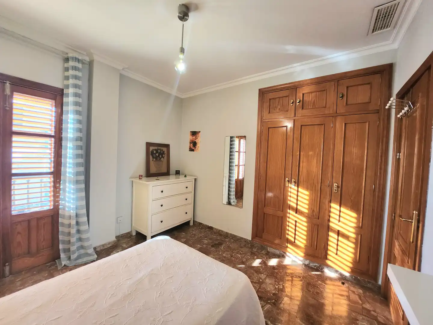Habitación de Casa o chalet en venta en Alcalá de Guadaira con Aire acondicionado, Calefacción y Jardín privado