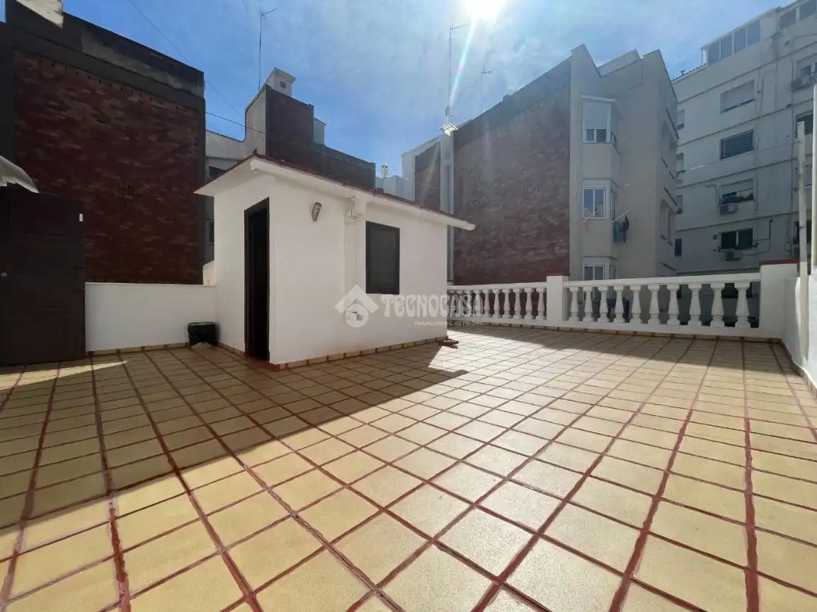 Casa aparellada en venda a Horta - Guinardó