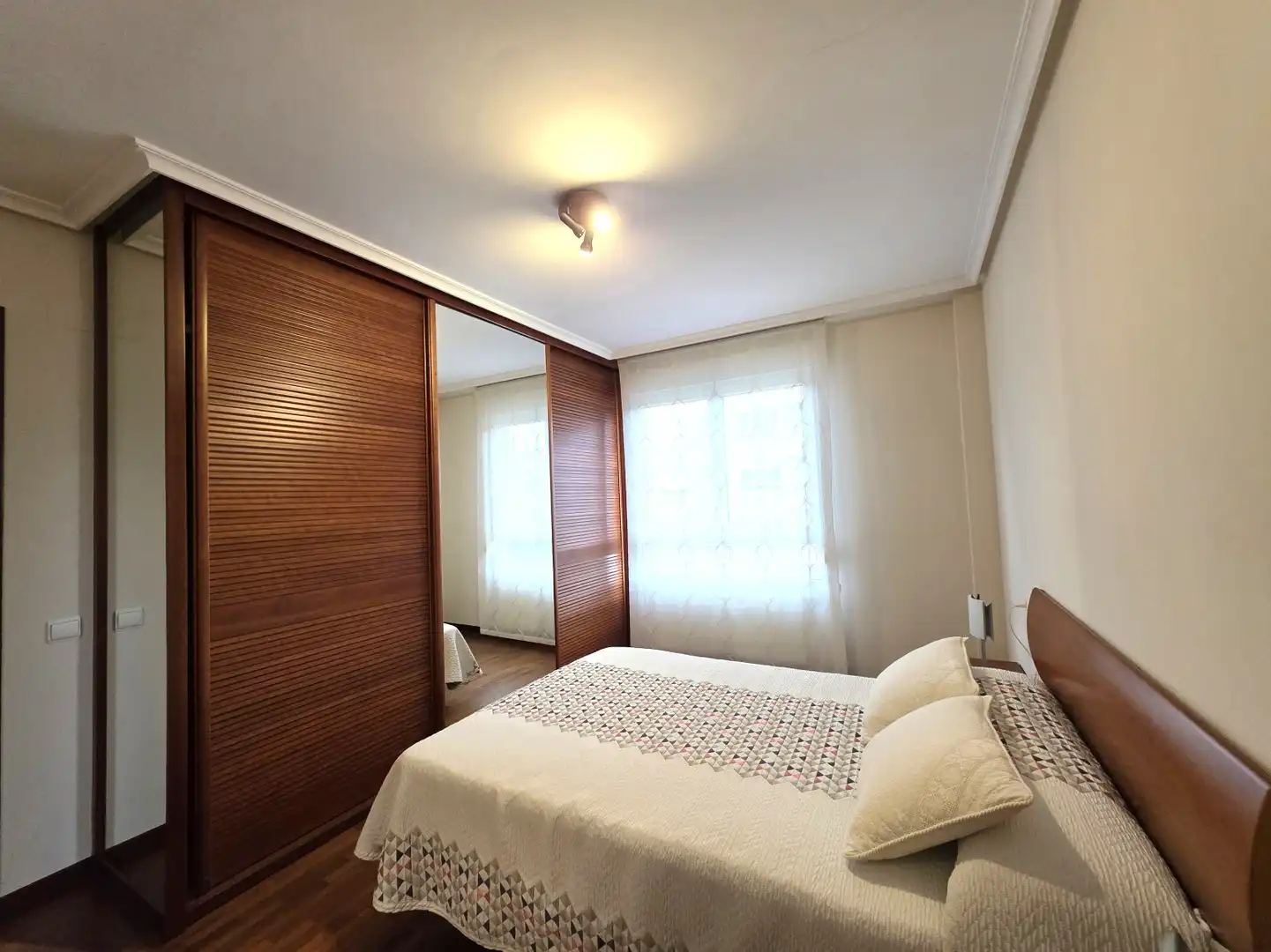 Schlafzimmer von Wohnung zur Miete in Sur
