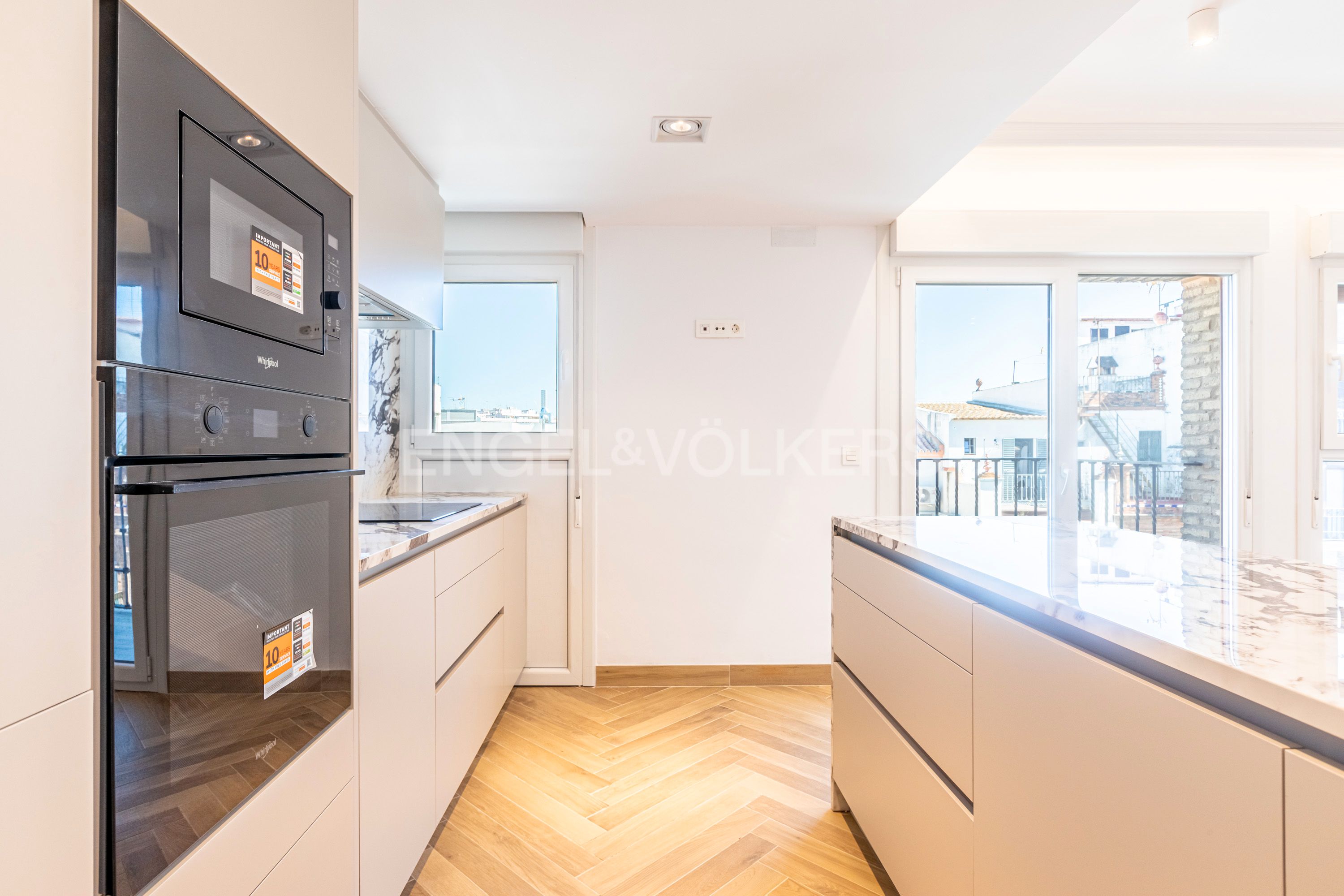 Kitchen of Apartment for sale in  Sevilla Capital  with Air Conditioner, Heating and Balcony