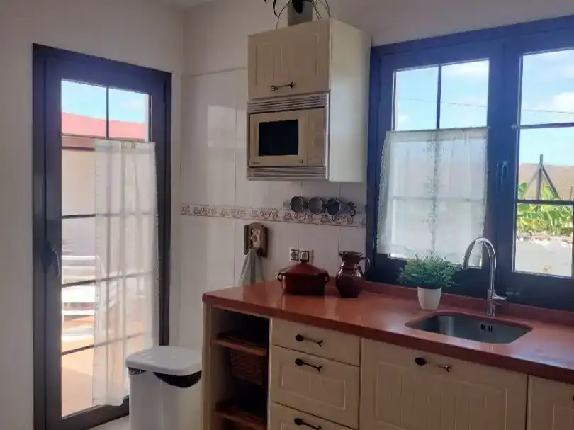 Cuina de Casa o xalet en venda en La Oliva amb Terrassa i Balcó