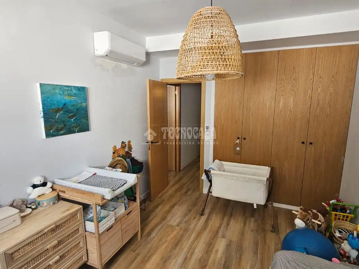 Schlafzimmer von Geschaftsraum zum Verkauf in Madrid mit Klimaanlage und Heizung