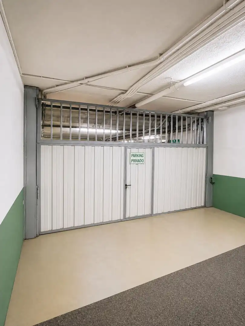 Garage zum Verkauf in Donostia - San Sebastián 