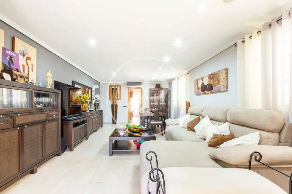 Sala d'estar de Casa o xalet en venda en Náquera amb Aire condicionat, Calefacció i Jardí privat