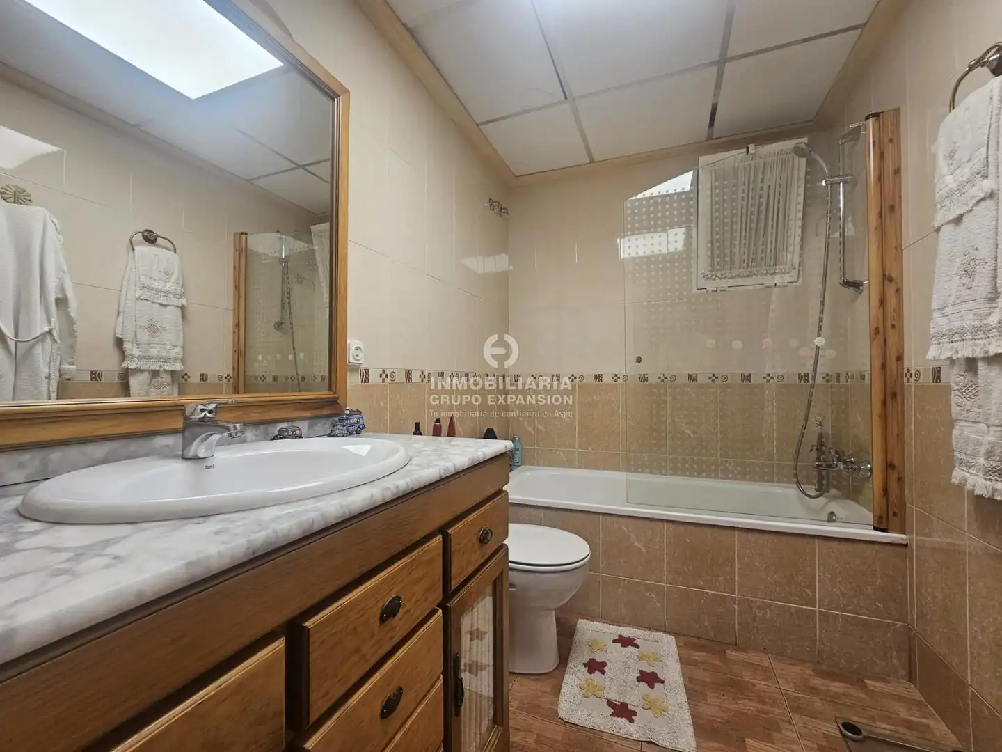 Badezimmer von Wohnung zum Verkauf in Aspe mit Klimaanlage, Heizung und Privatgarten