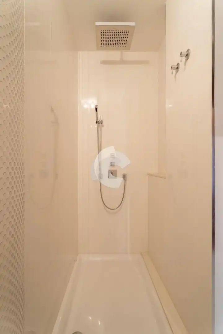 Bathroom of Flat for sale in Ourense Capital   with Heating, Parquet flooring and Storage room