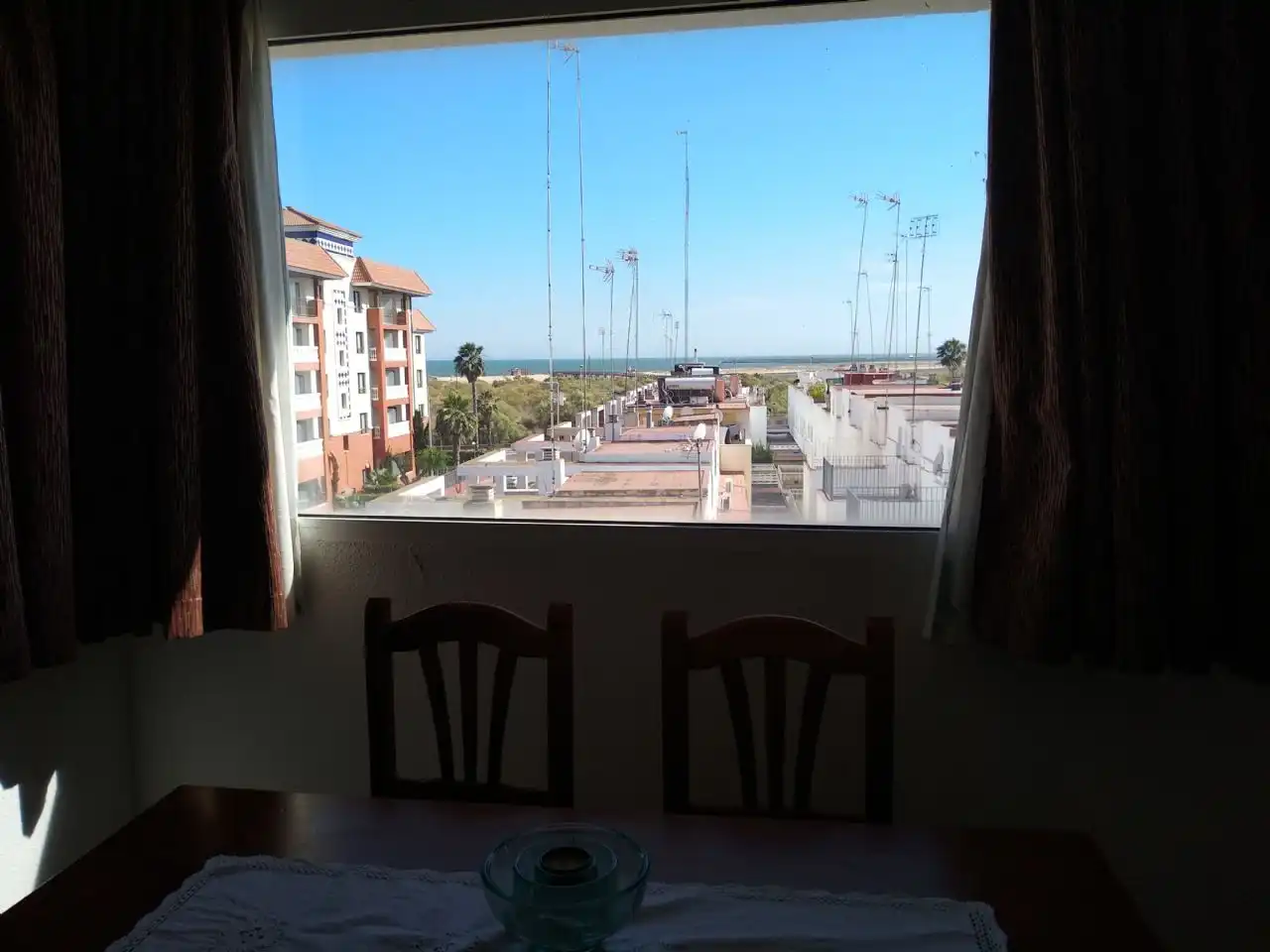 Dormitori de Apartament de lloguer en Isla Cristina amb Aire condicionat, Terrassa i Moblat