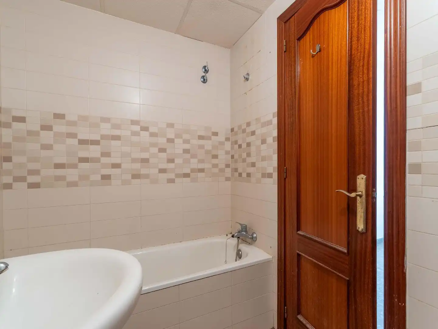 Baño de Piso en venta en Lucena con Trastero