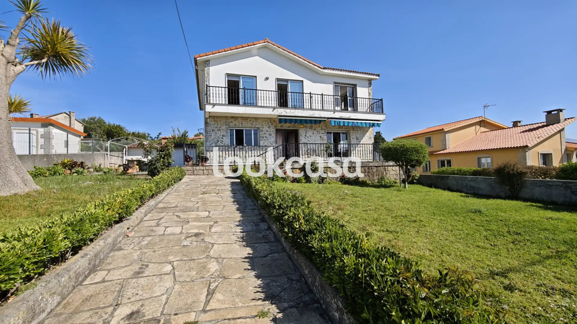 Vista exterior de Casa o xalet en venda en Sanxenxo amb Calefacció, Jardí privat i Terrassa