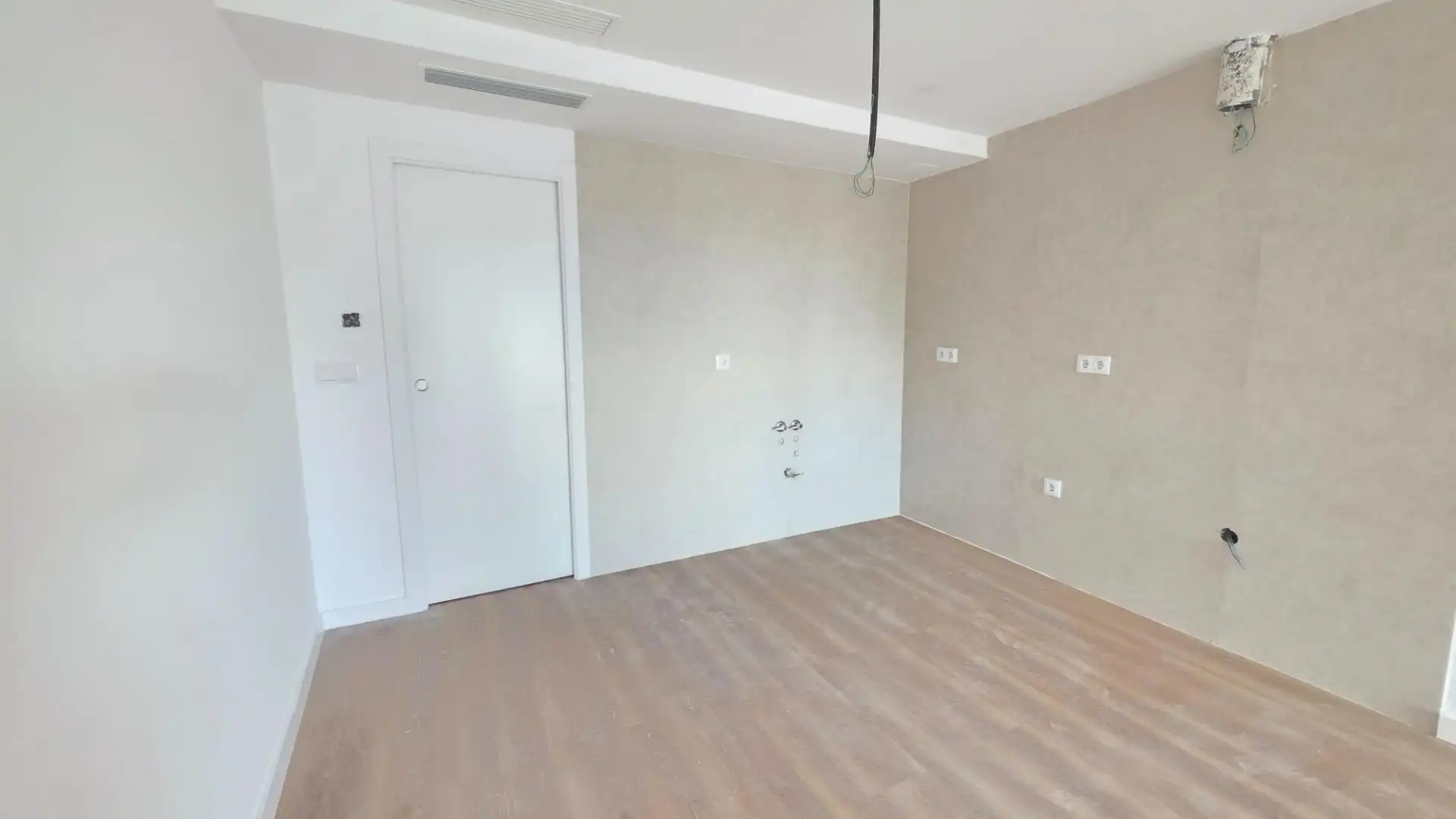 Piso con terraza en venta en Calle Juanito Valderrama, imagen 3