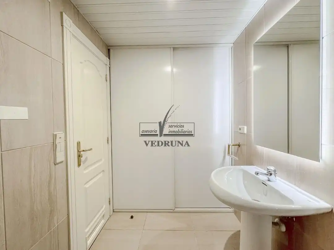 Bany de Apartament de lloguer en Zaragoza amb Aire condicionat, Calefacció i Forn