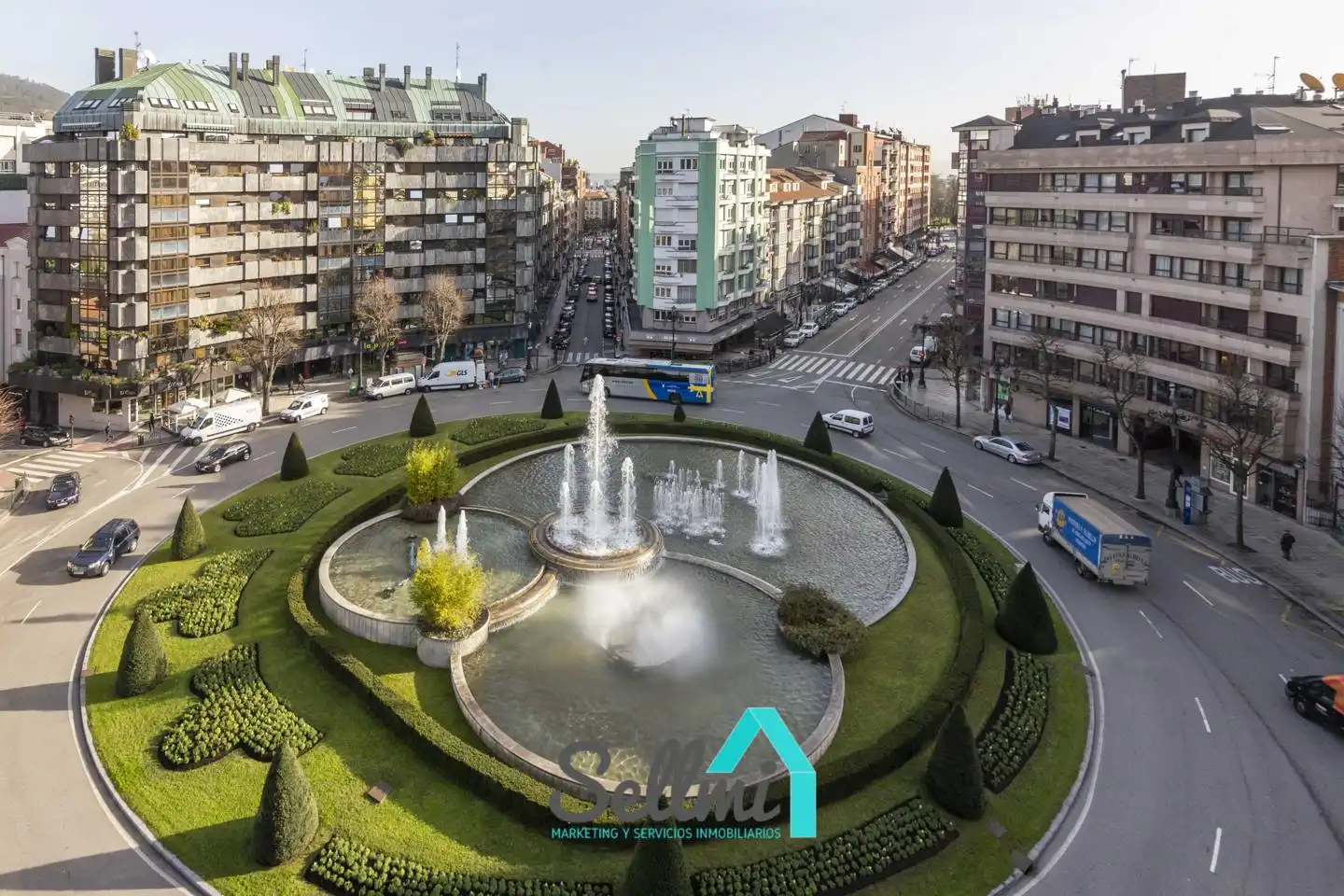 Vista exterior de Dúplex en venda en Oviedo  amb Calefacció i Parquet