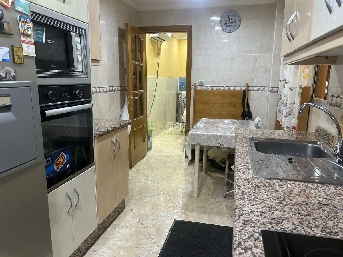 Cocina de Casa o chalet en venta en Castellón de la Plana / Castelló de la Plana con Aire acondicionado, Calefacción y Terraza