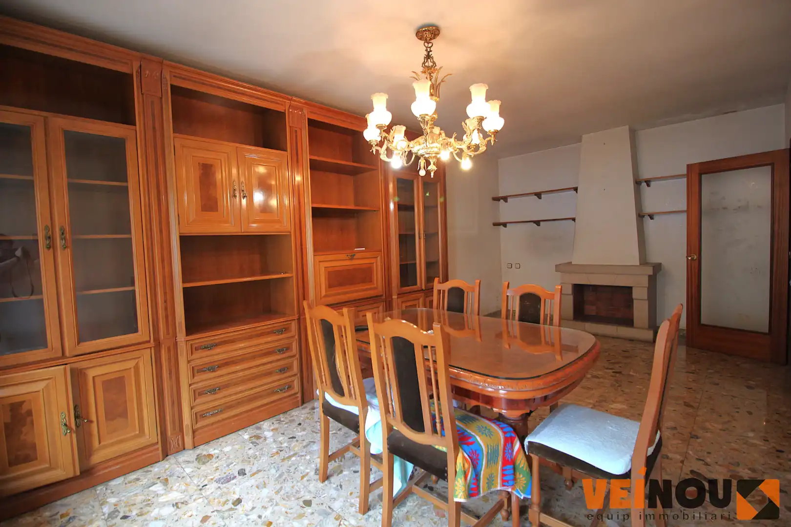 Comedor de Casa adosada en venta en Cornellà de Llobregat con Terraza y Balcón