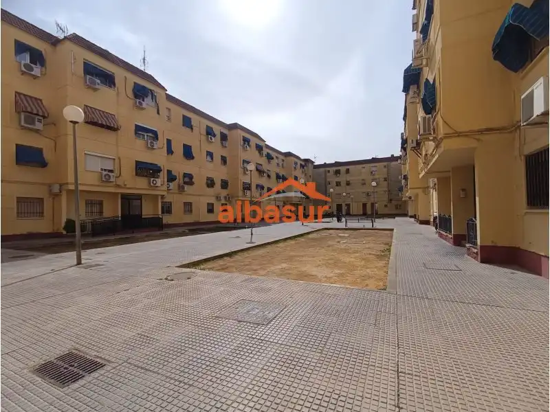 Vista exterior de Piso en venta en  Córdoba Capital