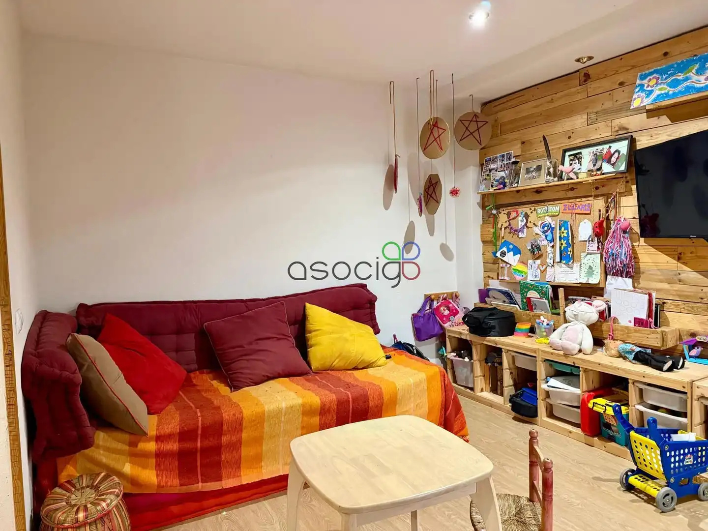 Sala de estar de Casa adosada en venta en Chiloeches con Calefacción y Jardín privado