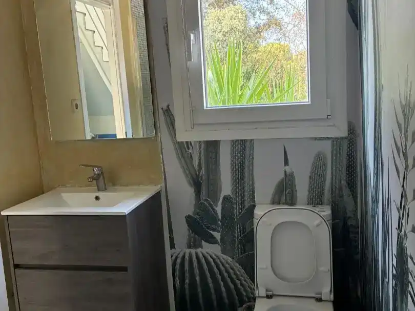 Bathroom of Flat for rent in Boadilla del Monte  with Private garden, Parquet flooring and Furnished