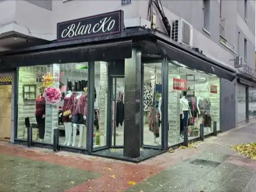 Locale commerciale in cessione a Pinto 41