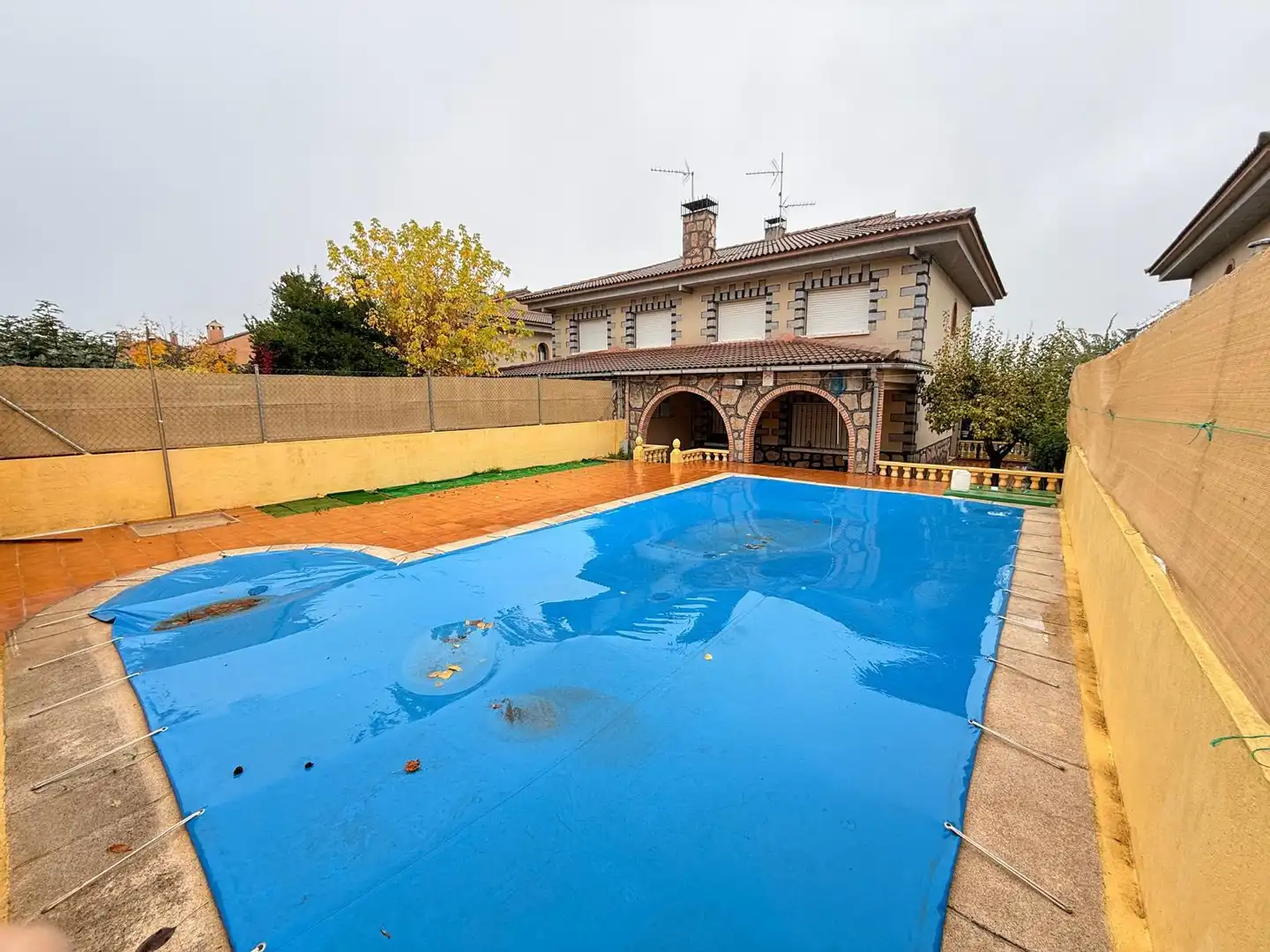 Piscina de Casa adosada en venta en Higuera de las Dueñas con Calefacción, Jardín privado y Terraza