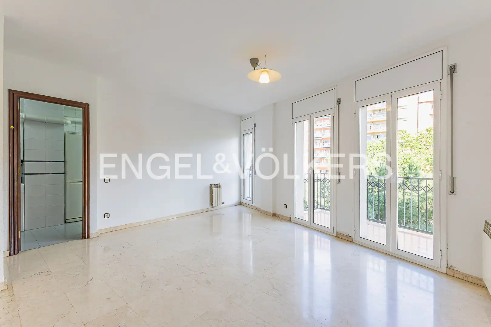 Sala d'estar de Pis en venda en Barcelona amb Aire condicionat, Calefacció i Terrassa