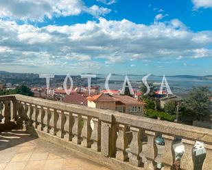 Vista exterior de Casa o xalet en venda en Vigo  amb Calefacció, Jardí privat i Terrassa