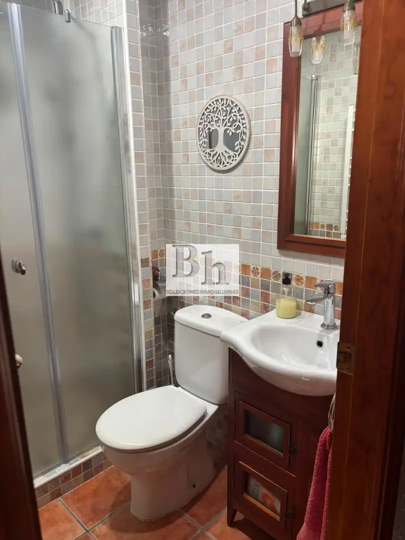 Badezimmer von Wohnung zum Verkauf in Málaga mit Klimaanlage, Privatgarten und Parkett