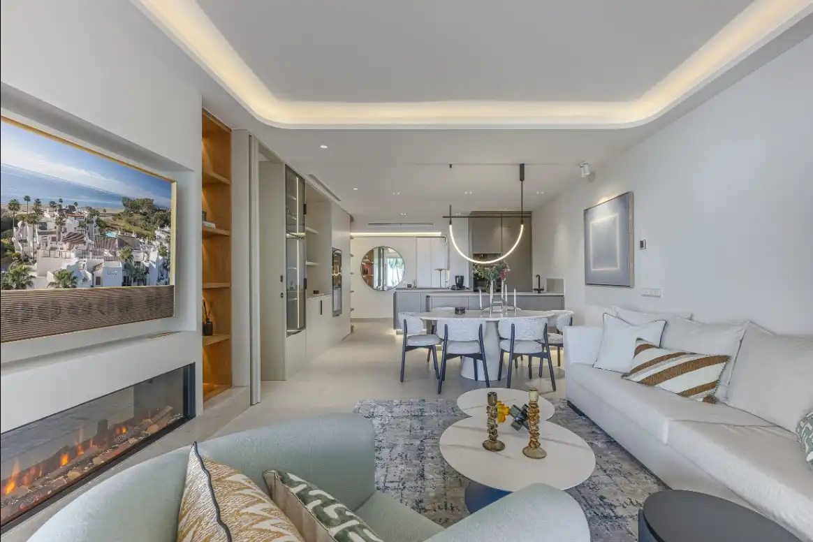 Living room of Flat for sale in Estepona  with Air Conditioner, Heating and Private garden