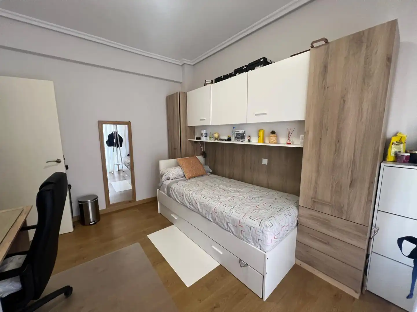 Habitación de Piso en venta en  Logroño con Calefacción, Terraza y Balcón