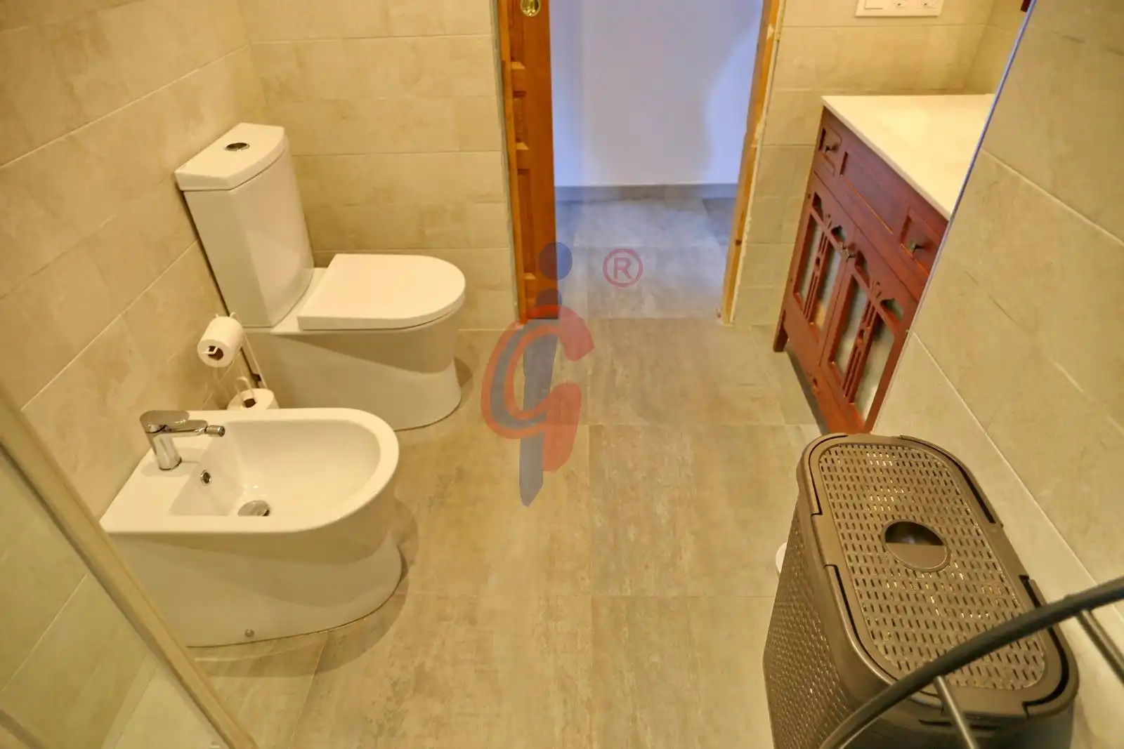 Bany de Casa o xalet en venda en Alicante / Alacant amb Jardí privat, Terrassa i Piscina