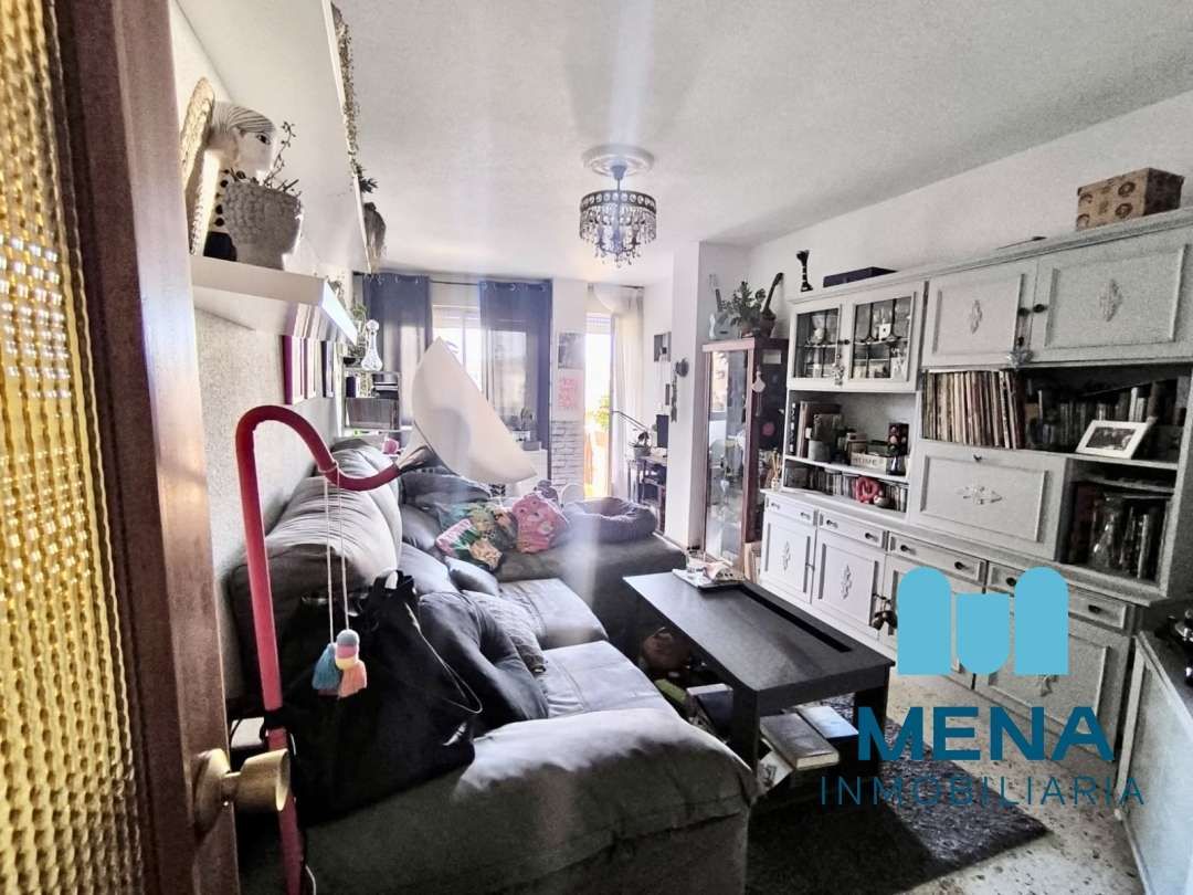 Sala d'estar de Pis en venda en Torrelavega  amb Calefacció i Balcó